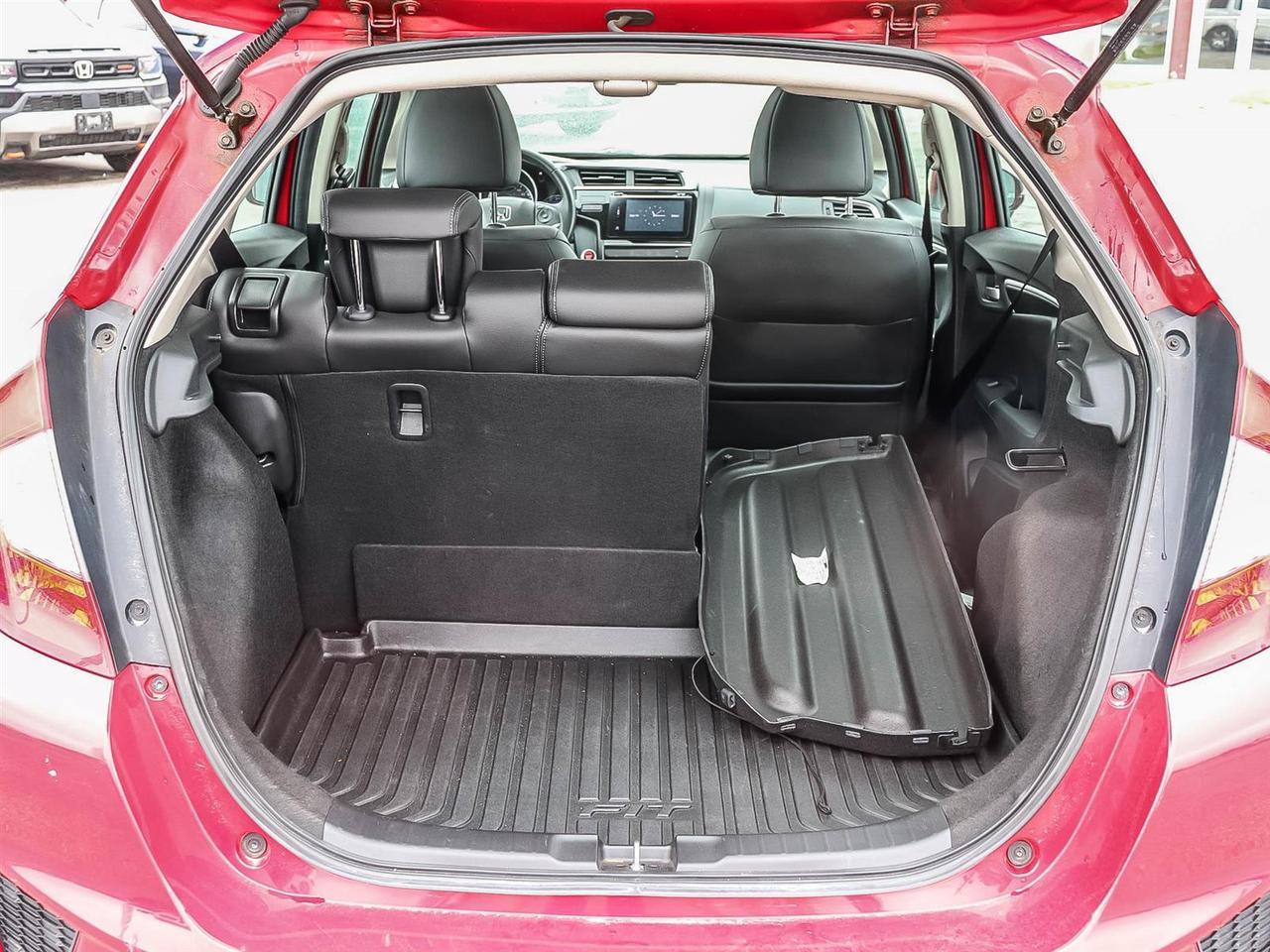 2016 Honda Fit EX-L   ONLY 20,000 KMS!! Photo