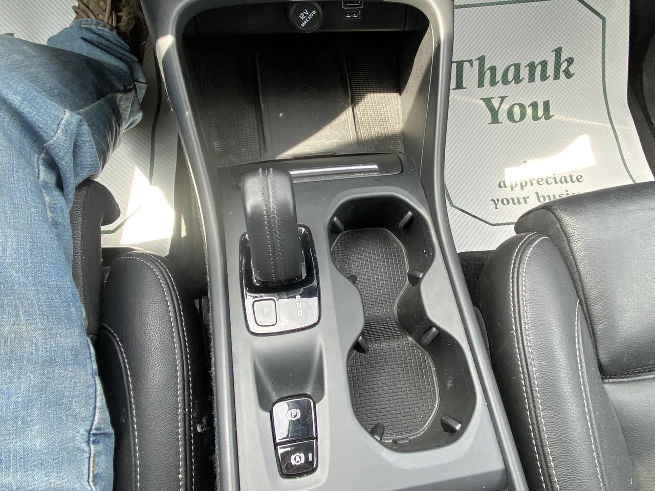 2020 Volvo XC40 T5 AWD Momentum Photo