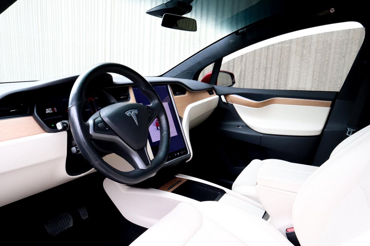 2021 Tesla Model X  Photo