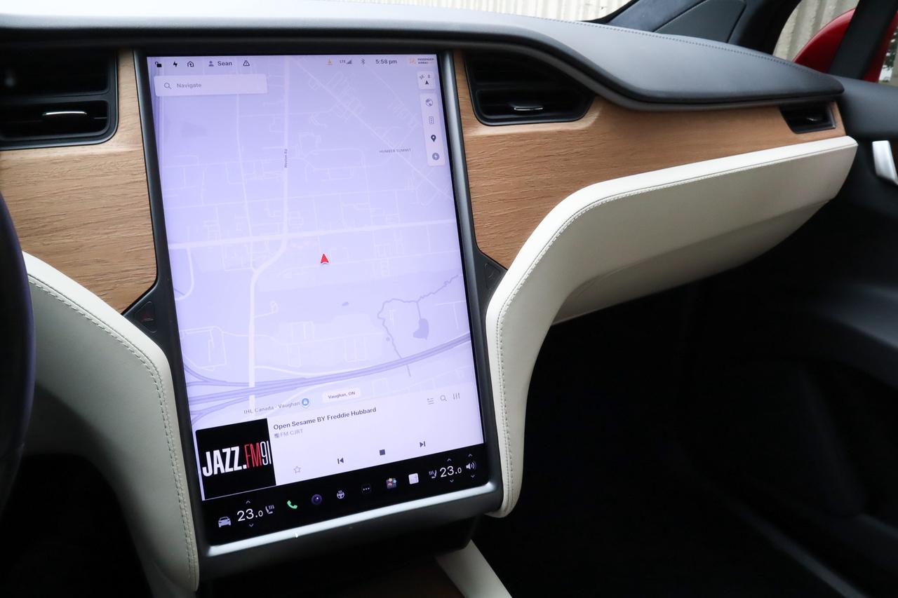 2021 Tesla Model X  Photo