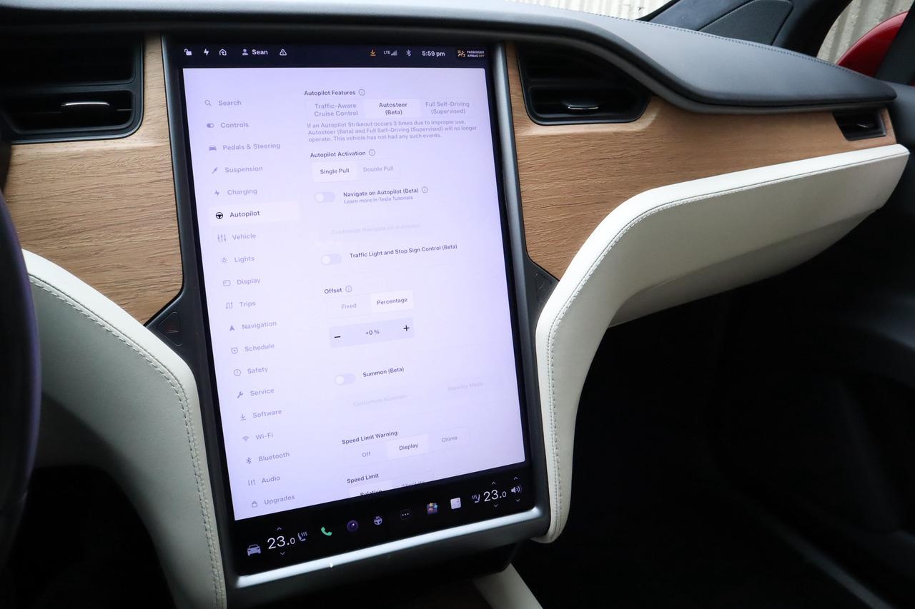 2021 Tesla Model X  Photo