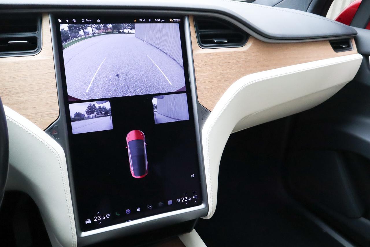 2021 Tesla Model X  Photo