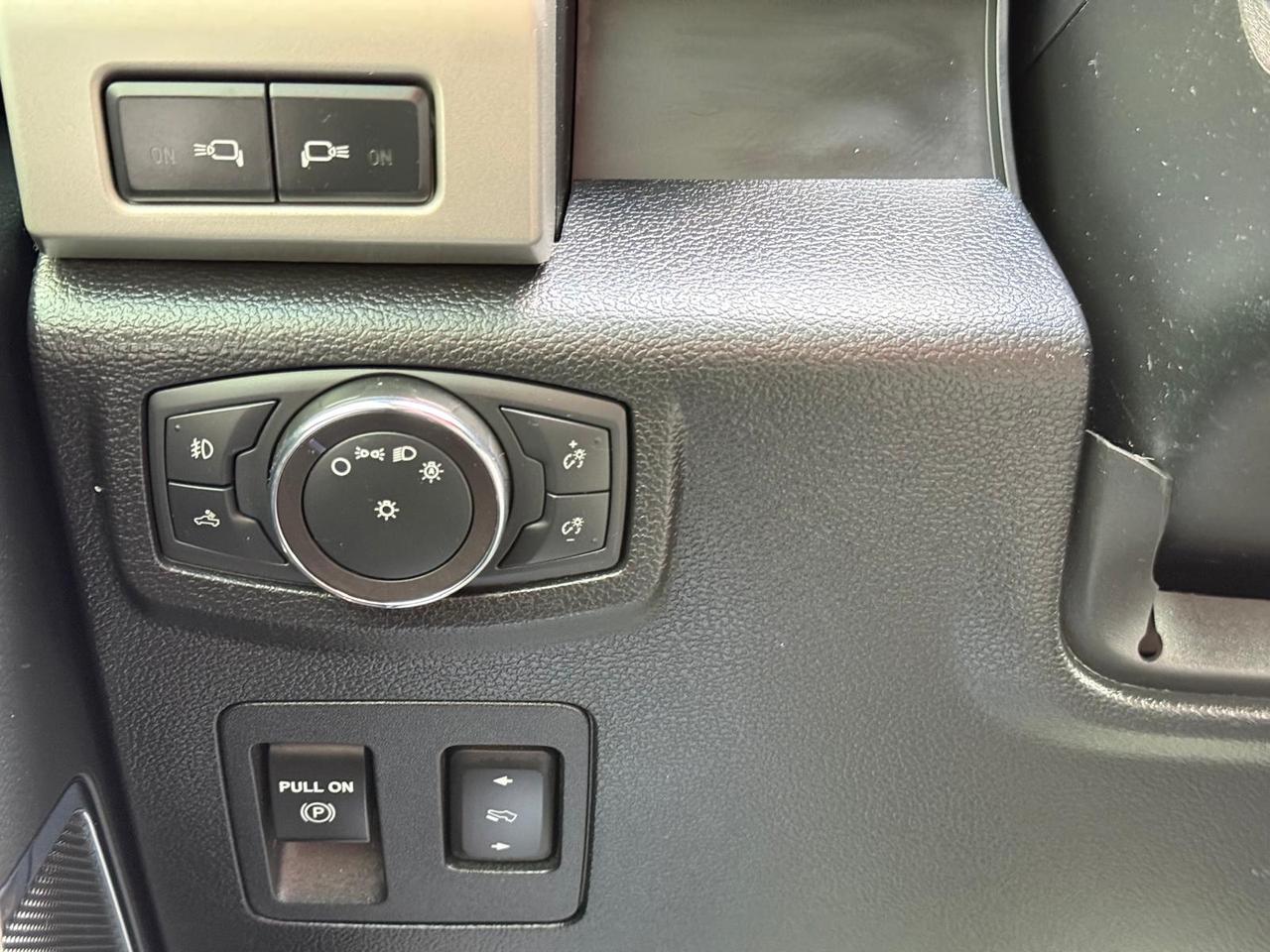 2019 Ford F-150 Lariat Photo