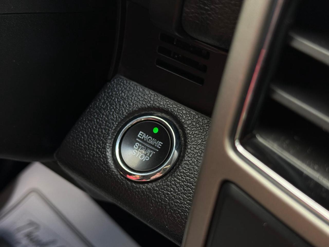 2019 Ford F-150 Lariat Photo