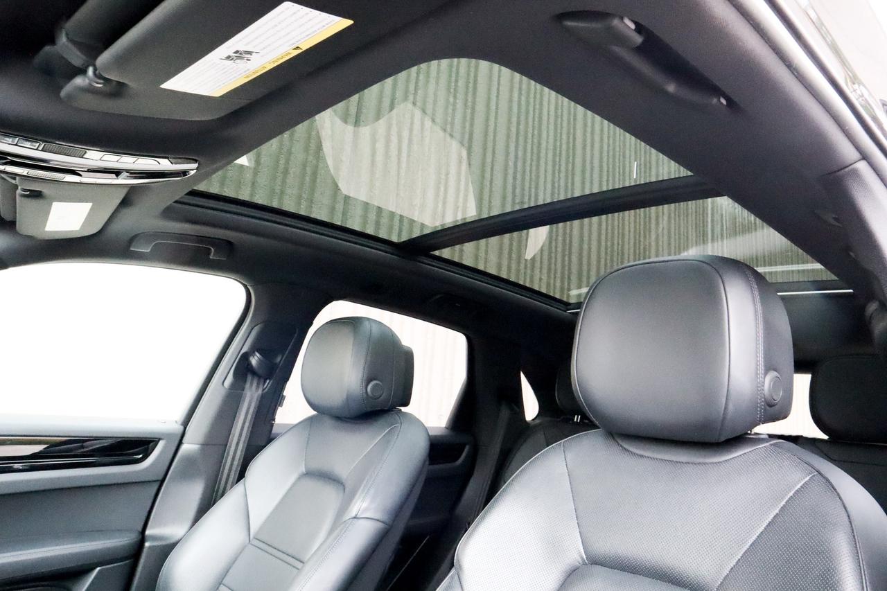 2019 Porsche Cayenne Base 4dr All-wheel Drive Photo