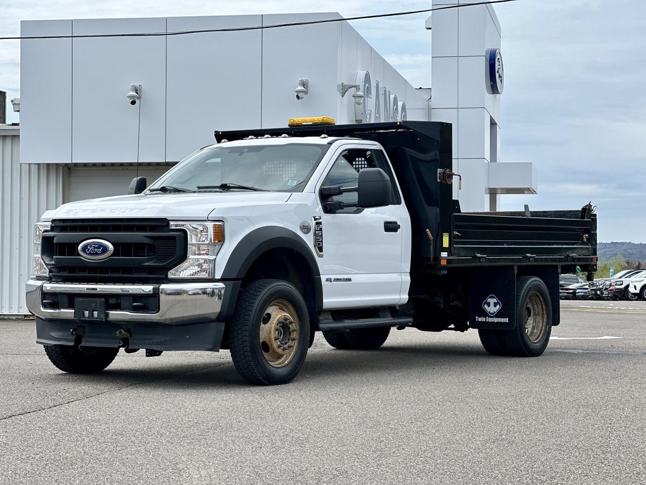 2020 Ford F-550 SUPE XL 4WD W/STEEL DUMP BODY Photo2