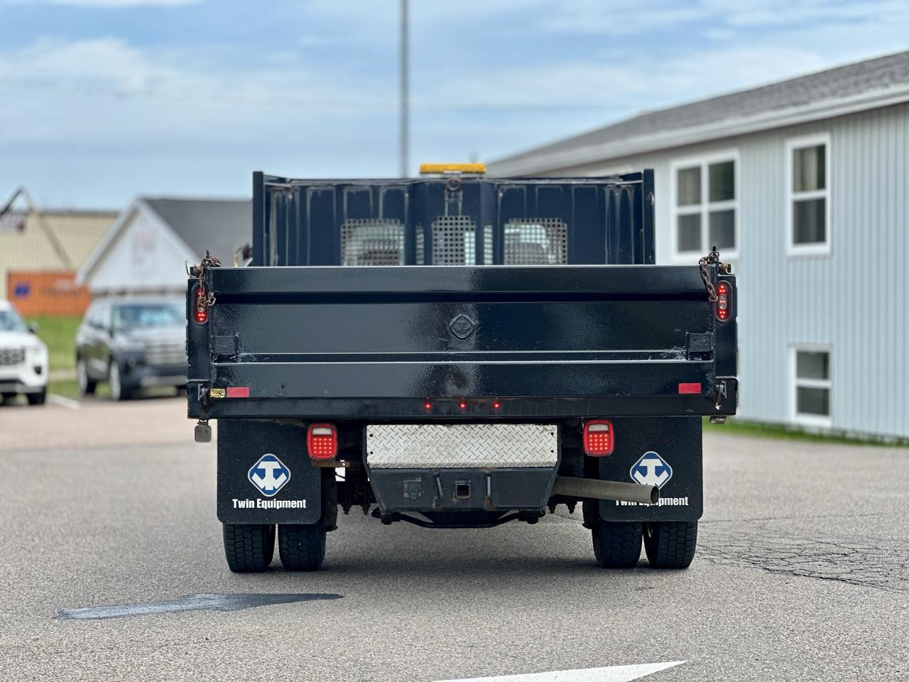 2020 Ford F-550 SUPE XL 4WD W/STEEL DUMP BODY Photo4