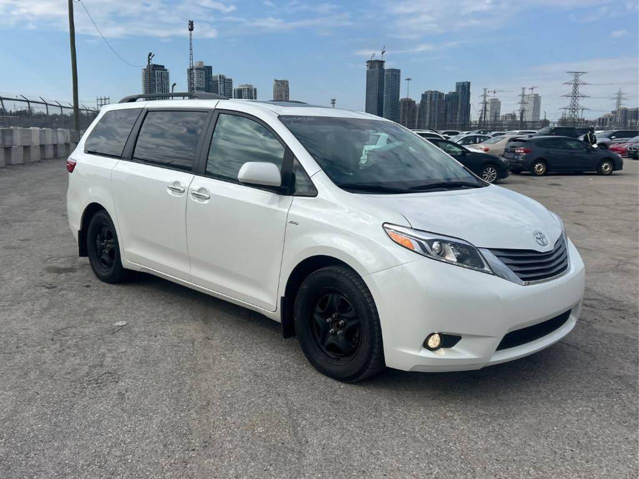 2016 Toyota Sienna XLE AWD 7-Passenger V6 - LTHR! NAV! BACK-UP CAM! B Photo0