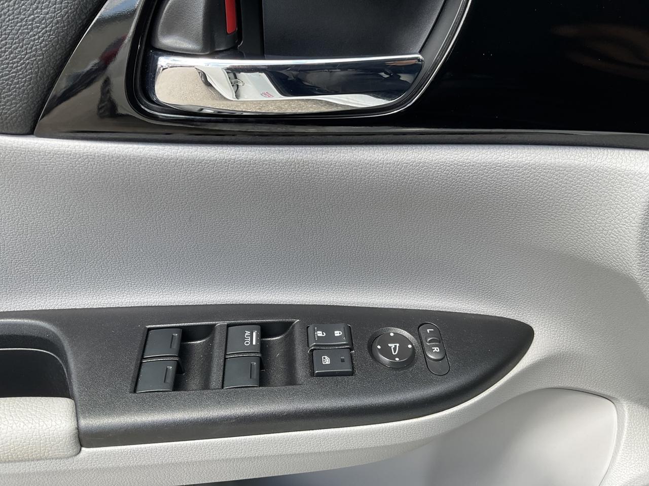 2016 Honda Accord LX Sedan w/ Honda Sensing - CAR PLAY! BACK-UP CAM! Photo