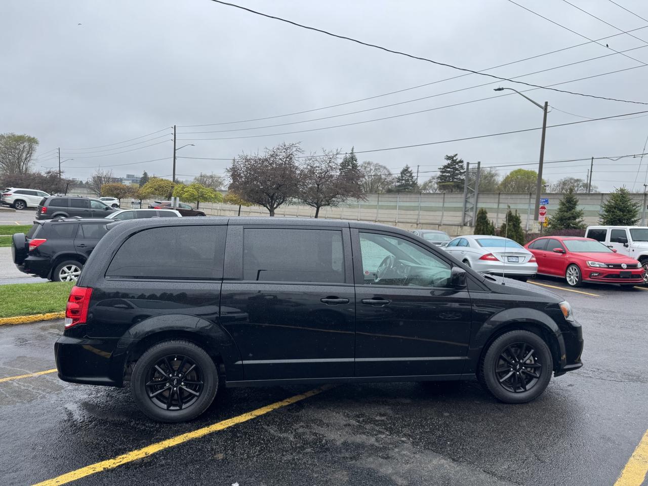 2019 Dodge Grand Caravan GT   Fully Loaded   LOW KMS! Photo