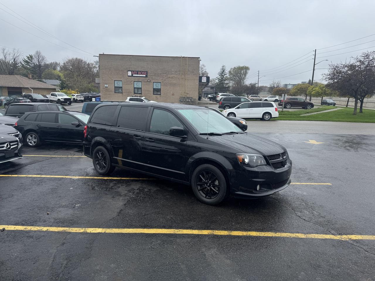 2019 Dodge Grand Caravan GT   Fully Loaded   LOW KMS! Photo