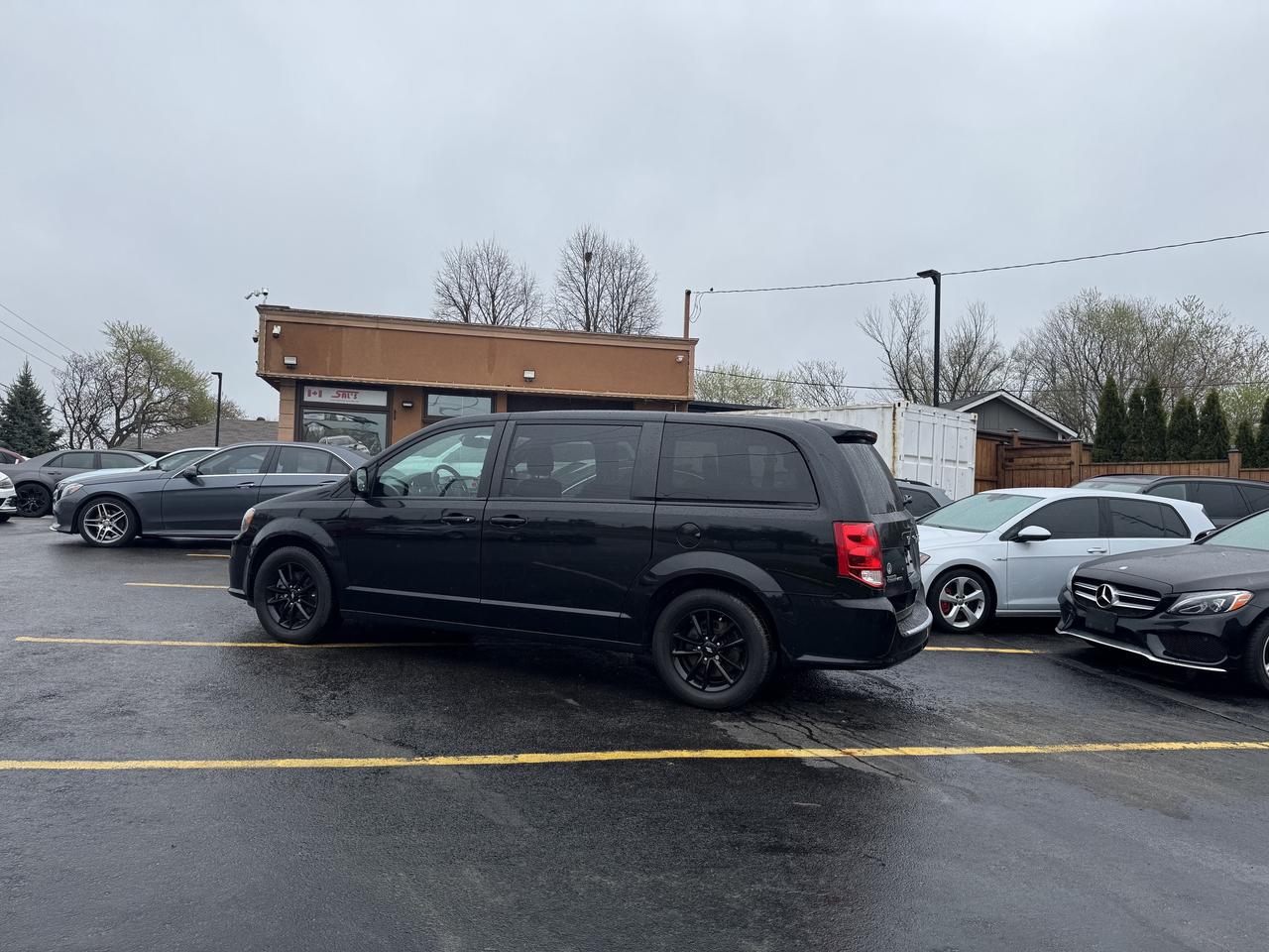 2019 Dodge Grand Caravan GT   Fully Loaded   LOW KMS! Photo