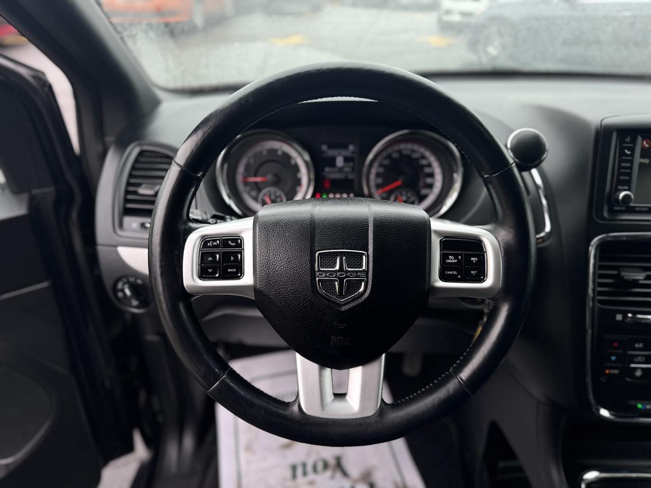2019 Dodge Grand Caravan GT   Fully Loaded   LOW KMS! Photo