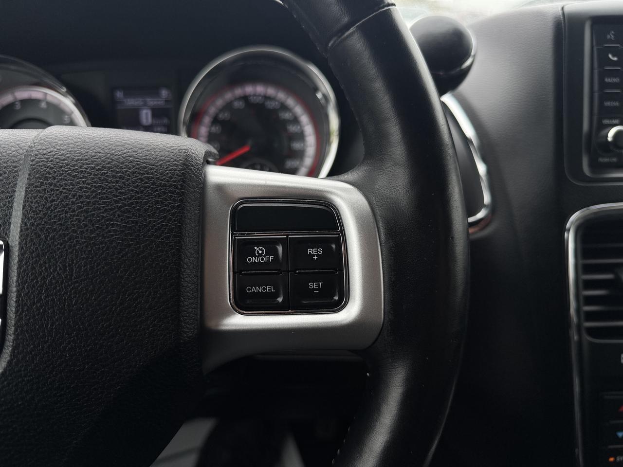 2019 Dodge Grand Caravan GT   Fully Loaded   LOW KMS! Photo