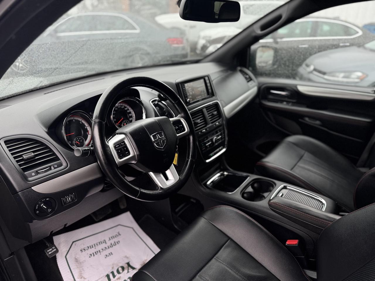 2019 Dodge Grand Caravan GT   Fully Loaded   LOW KMS! Photo