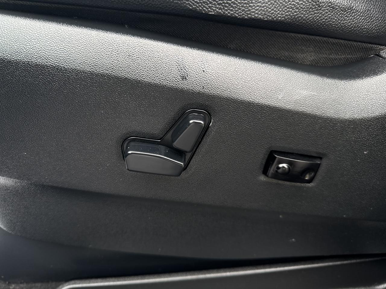 2019 Dodge Grand Caravan GT   Fully Loaded   LOW KMS! Photo