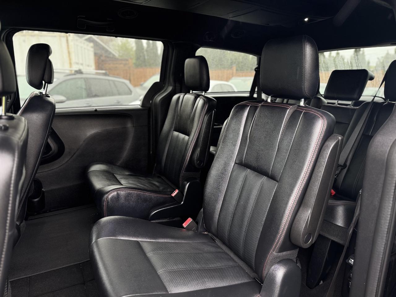 2019 Dodge Grand Caravan GT   Fully Loaded   LOW KMS! Photo