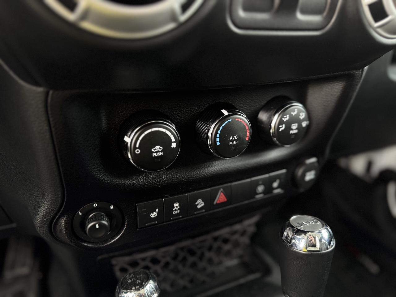 2016 Jeep Wrangler 4WD Sahara Photo