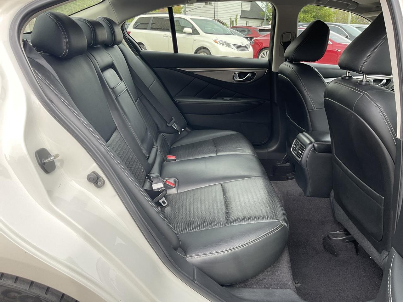 2019 Infiniti Q50 3.0t Signature AWD - LTHR! NAV! BACK-UP CAM! SUNRO Photo
