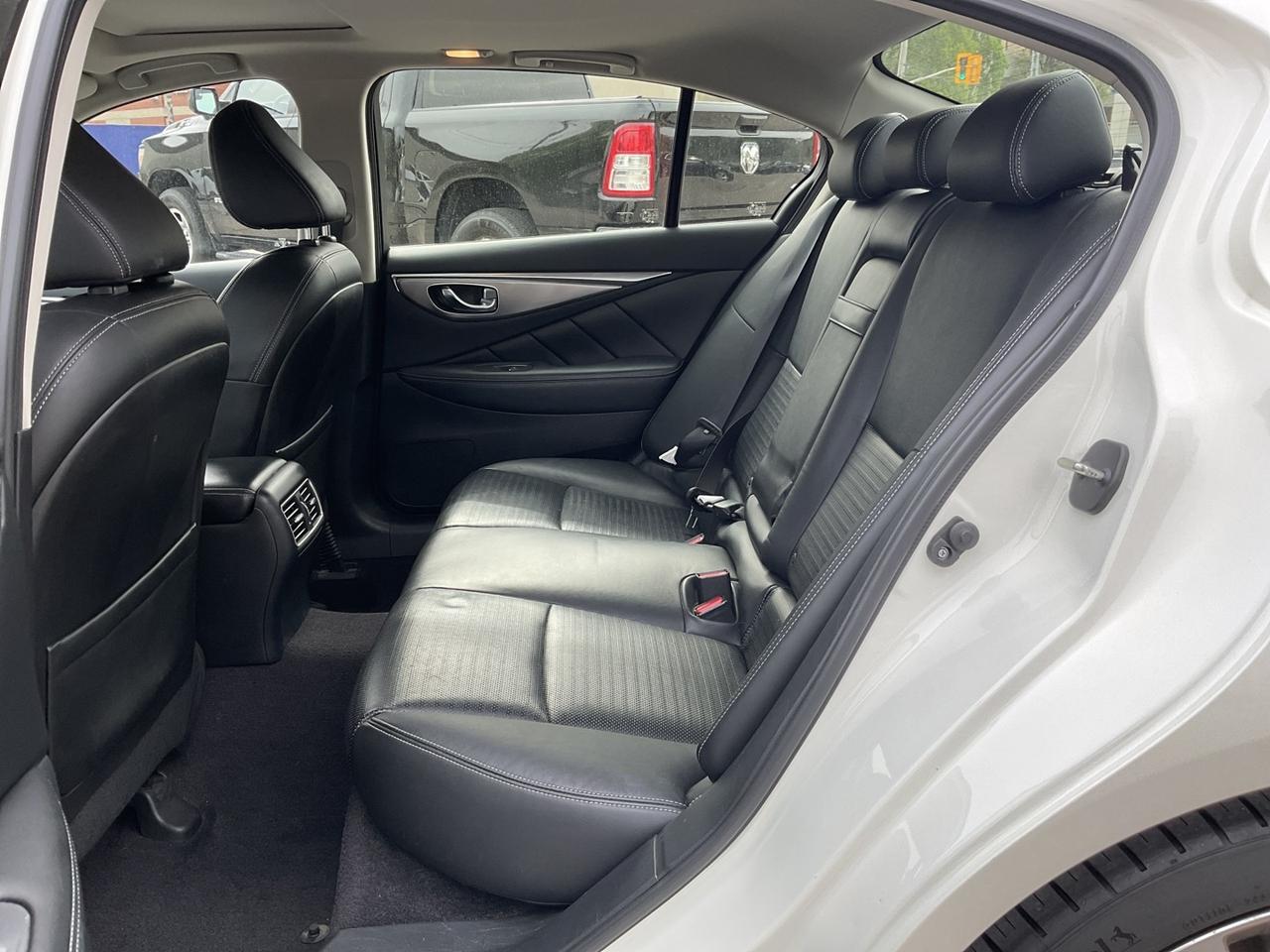 2019 Infiniti Q50 3.0t Signature AWD - LTHR! NAV! BACK-UP CAM! SUNRO Photo