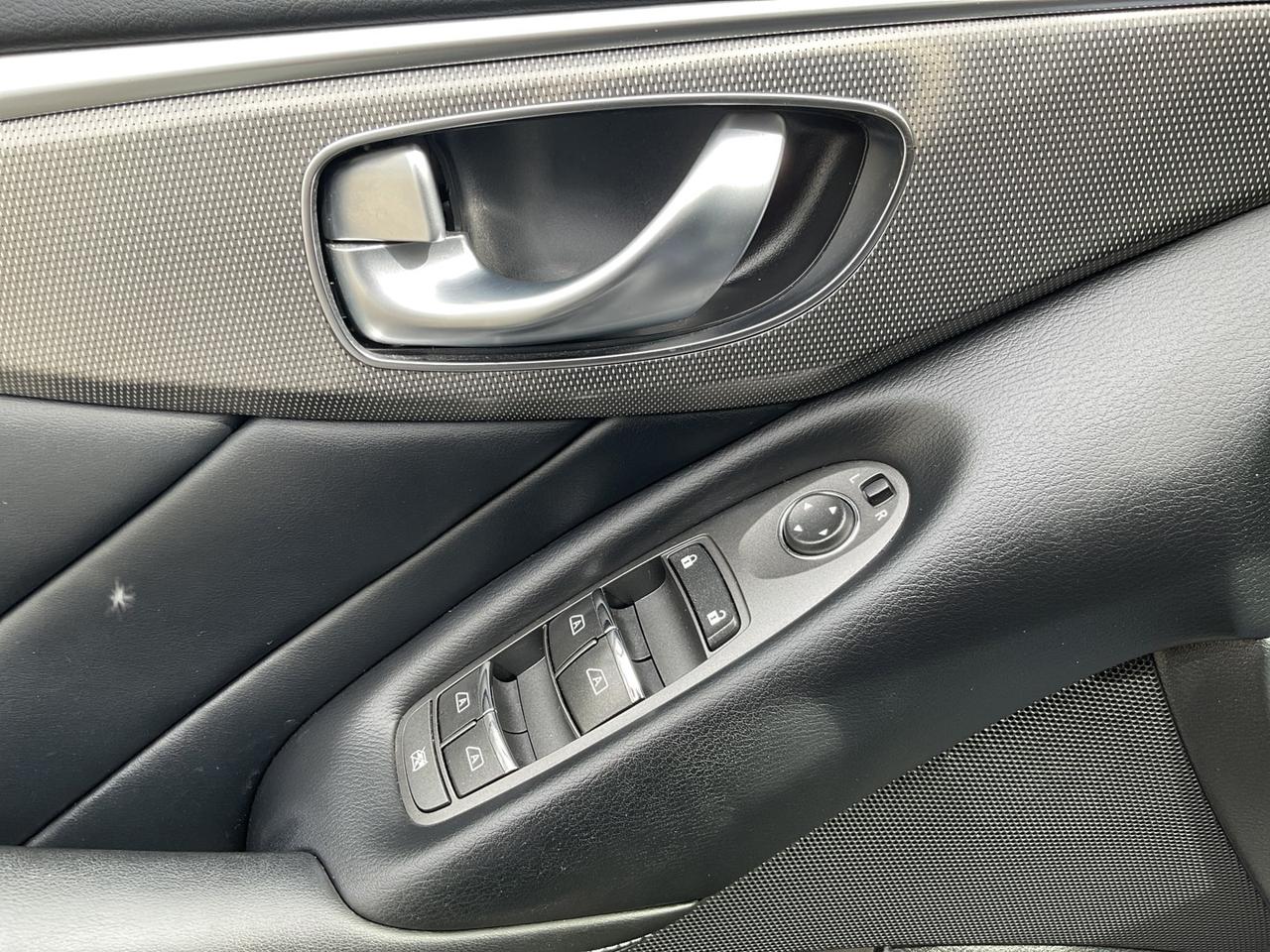 2019 Infiniti Q50 3.0t Signature AWD - LTHR! NAV! BACK-UP CAM! SUNRO Photo