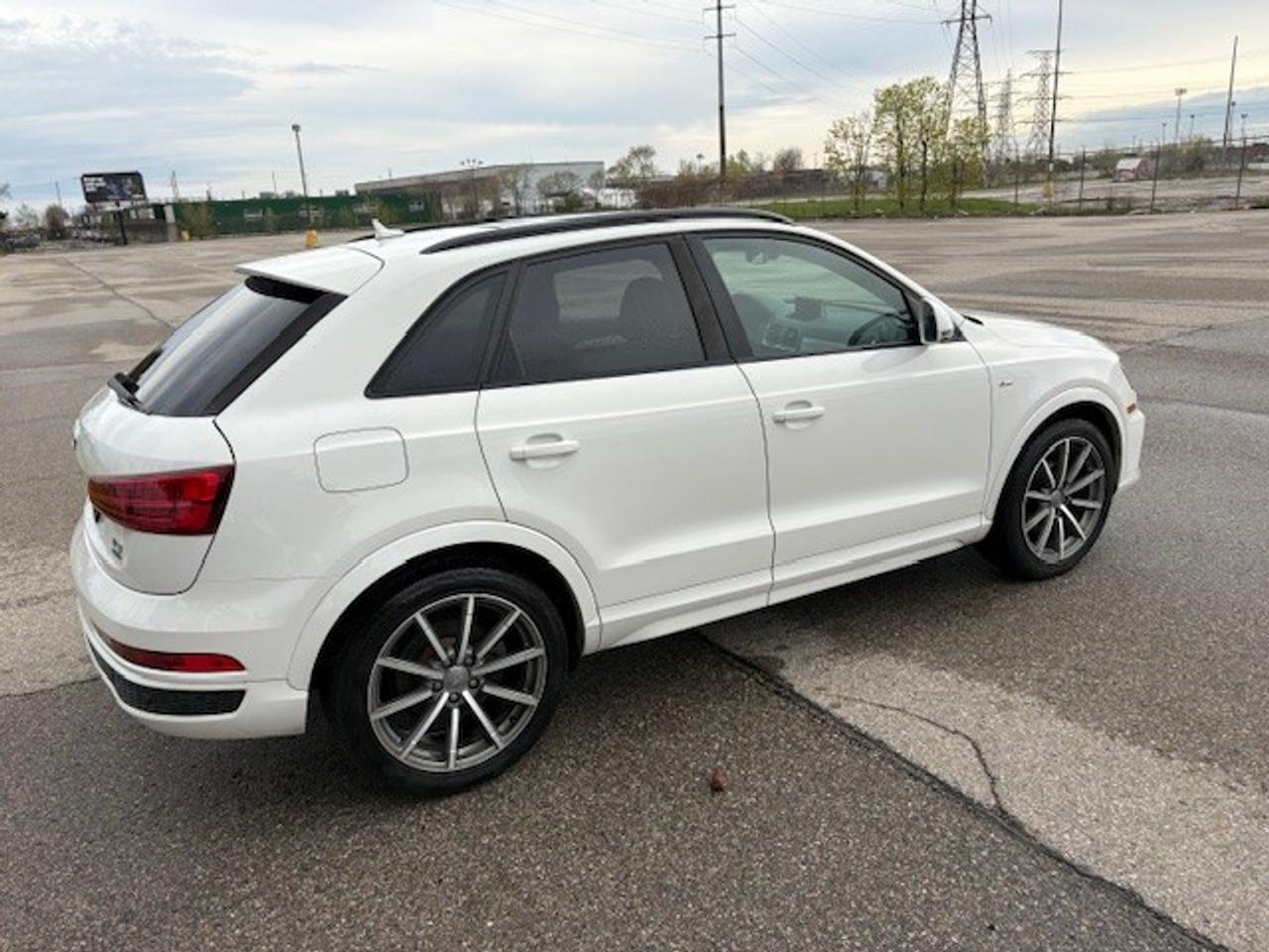 2018 Audi Q3 2.0T Progressiv 4dr All-Wheel Drive quattro Sport Utility Photo4