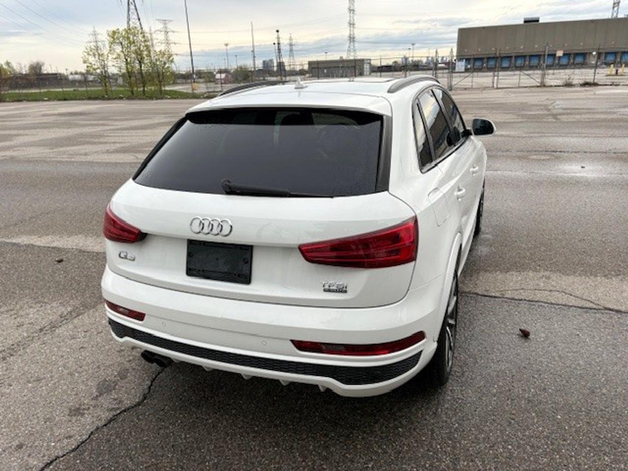 2018 Audi Q3 2.0T Progressiv 4dr All-Wheel Drive quattro Sport Utility Photo3