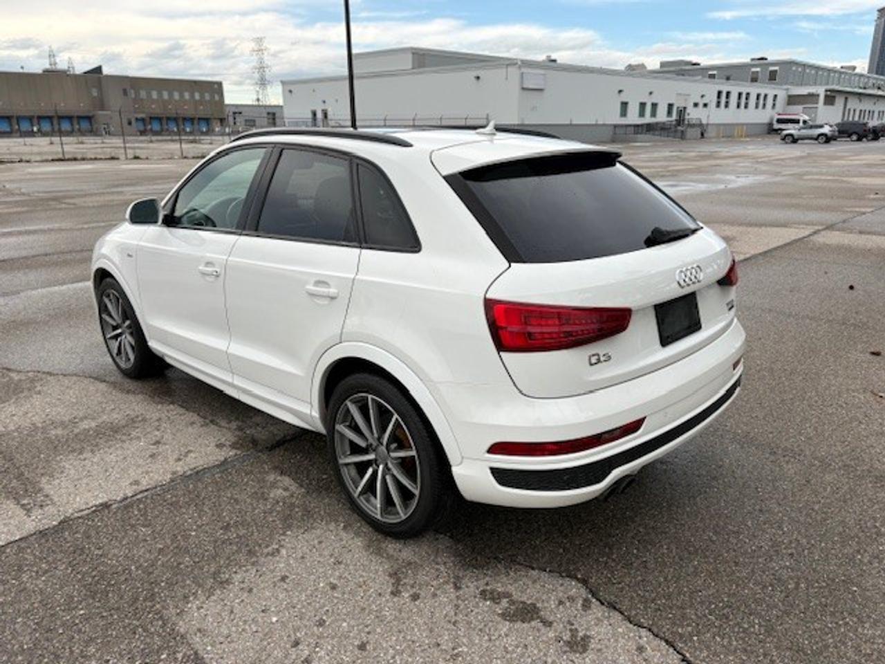 2018 Audi Q3 2.0T Progressiv 4dr All-Wheel Drive quattro Sport Utility Photo2