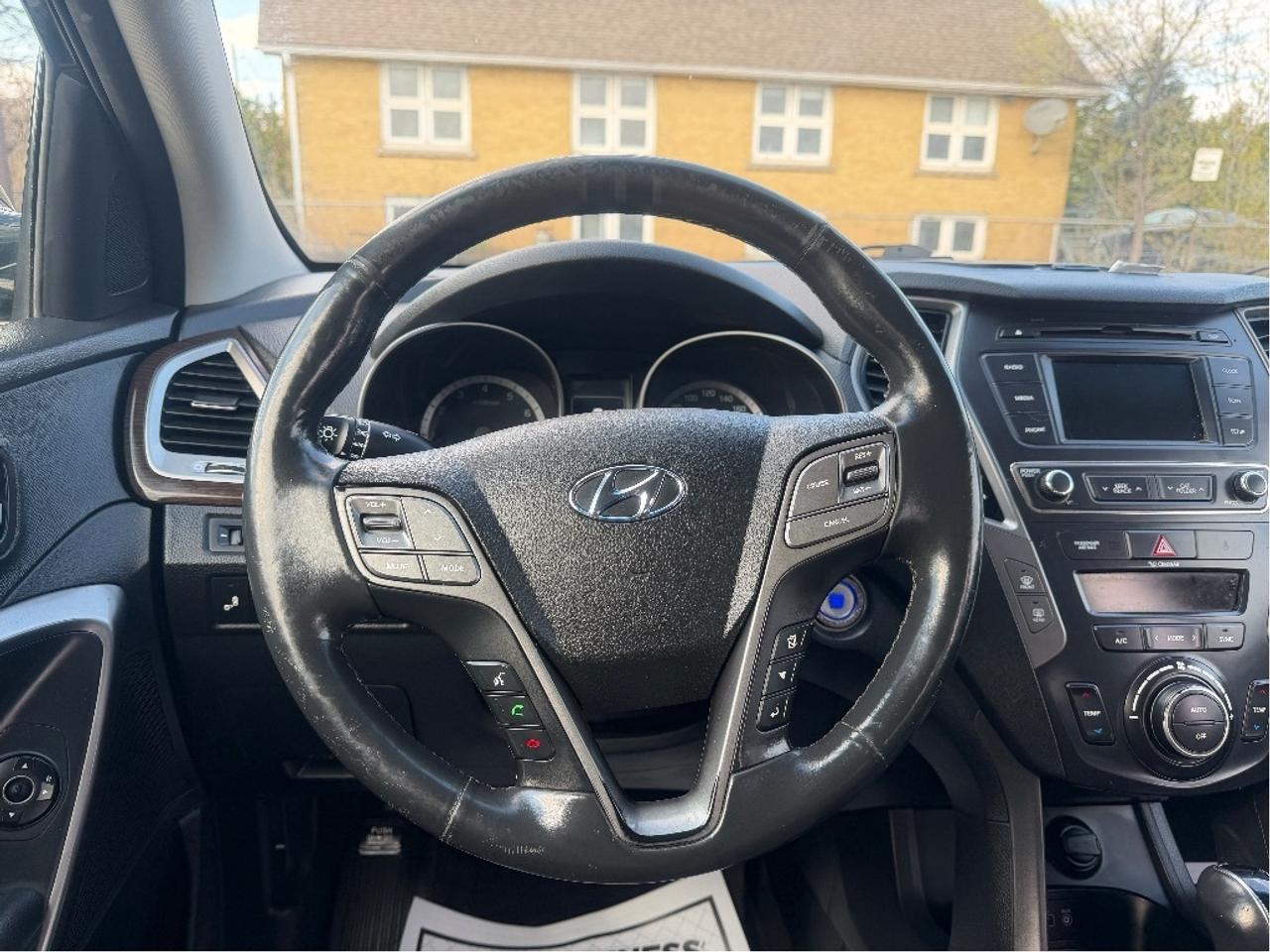 2017 Hyundai Santa Fe XL Photo