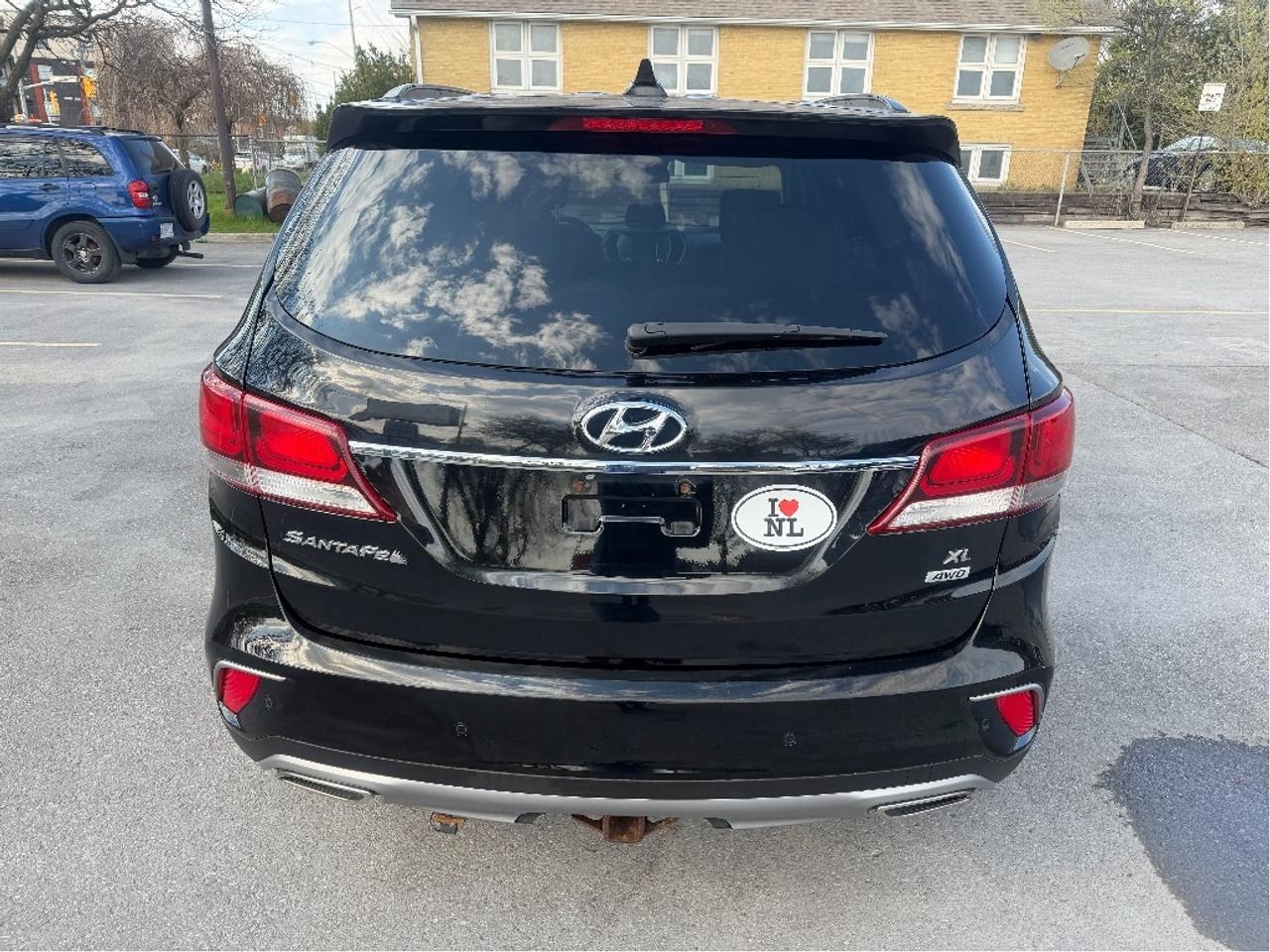 2017 Hyundai Santa Fe XL Photo