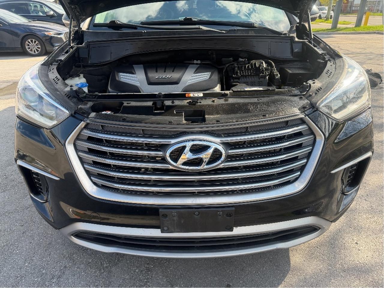 2017 Hyundai Santa Fe XL Photo