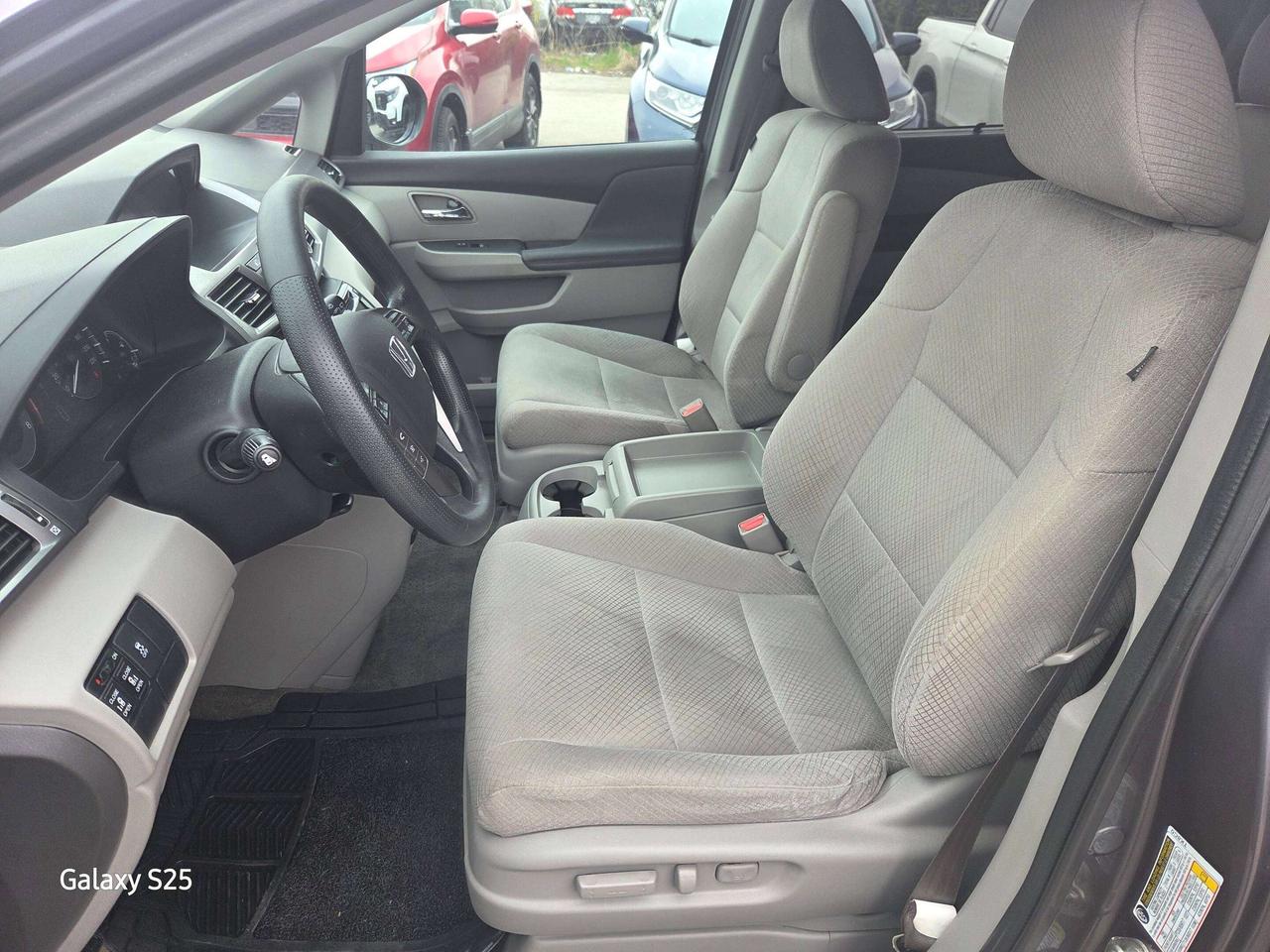 2015 Honda Odyssey EX Photo