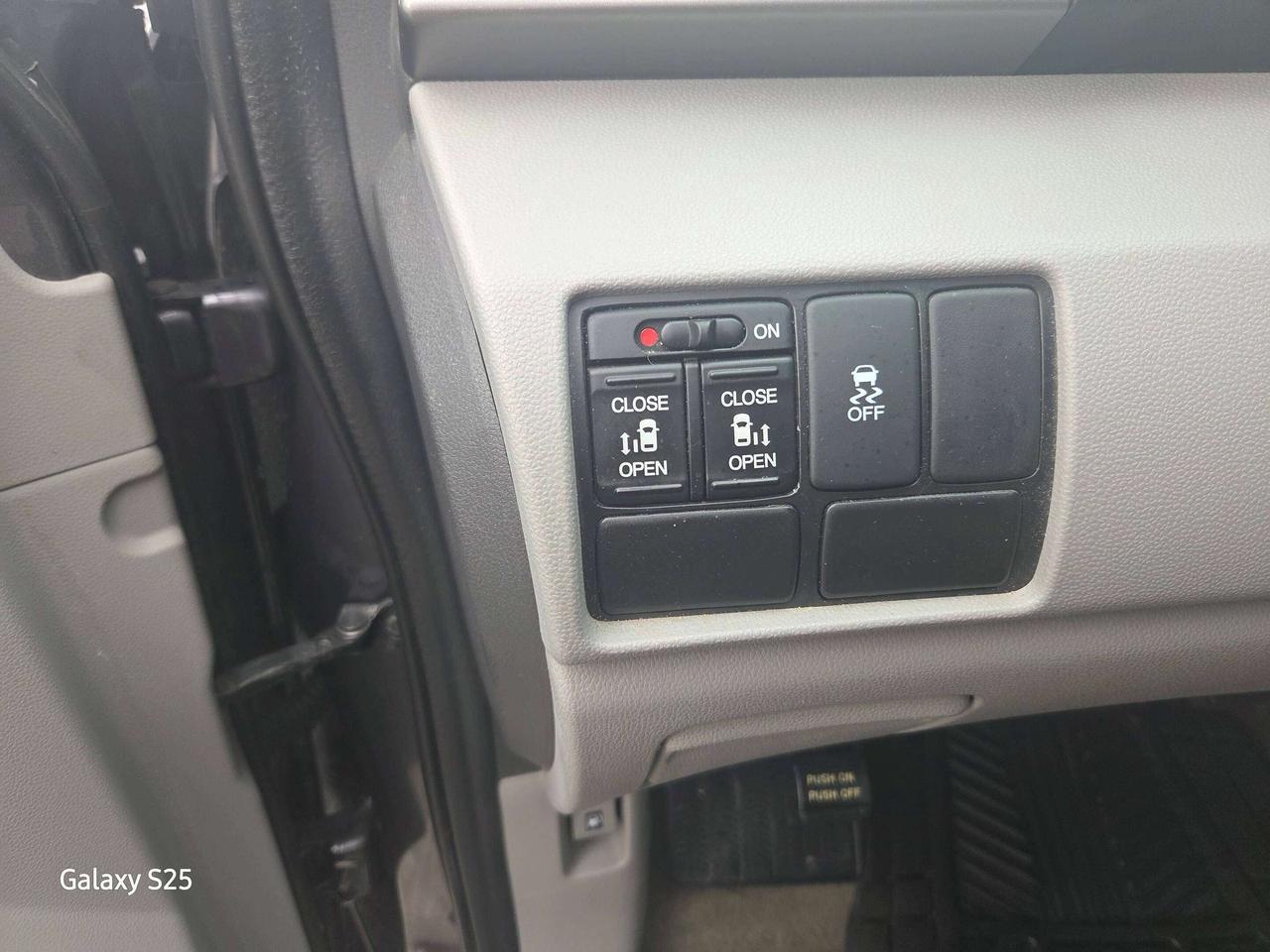 2015 Honda Odyssey EX Photo