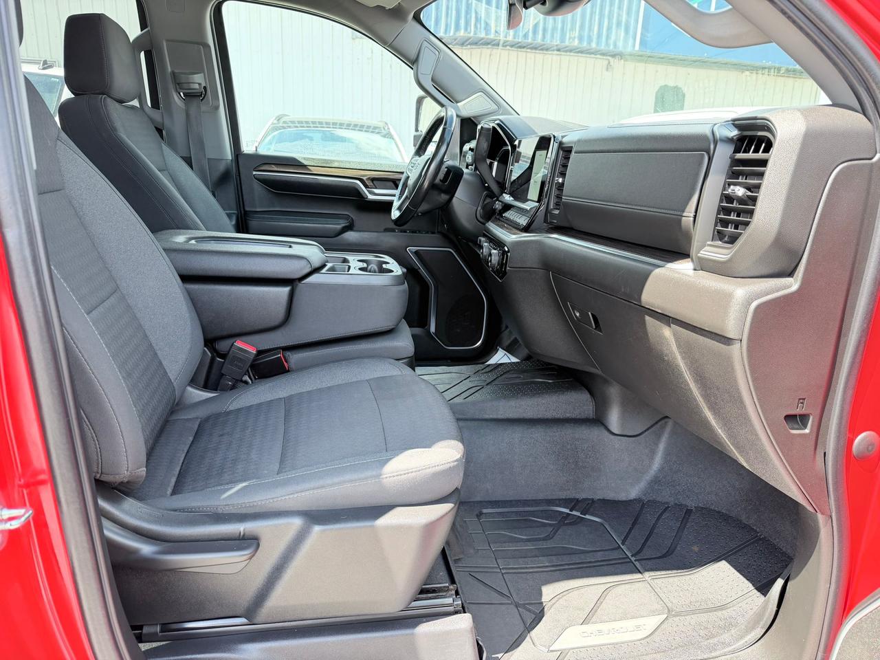 2022 Chevrolet Silverado 1500 RST Crew Cab 4WD Photo