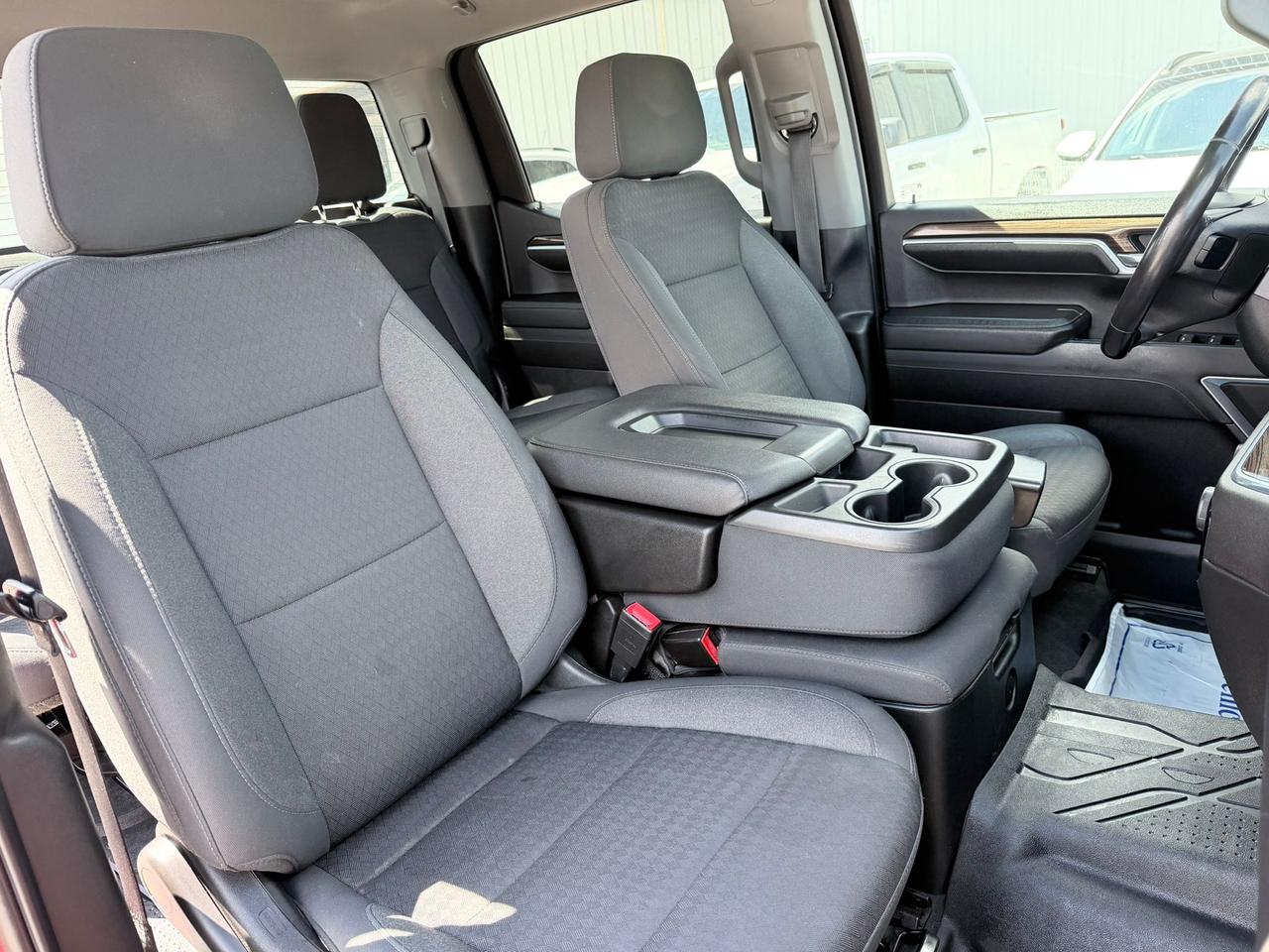 2022 Chevrolet Silverado 1500 RST Crew Cab 4WD Photo