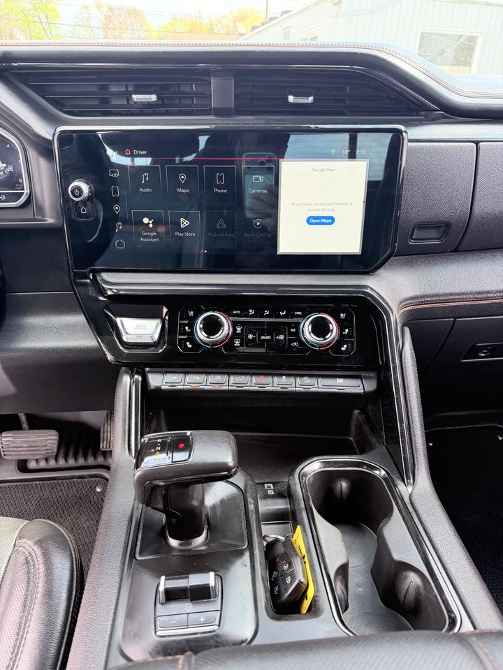 2022 GMC Sierra 1500 AT4 CREW CAB 4WD Photo