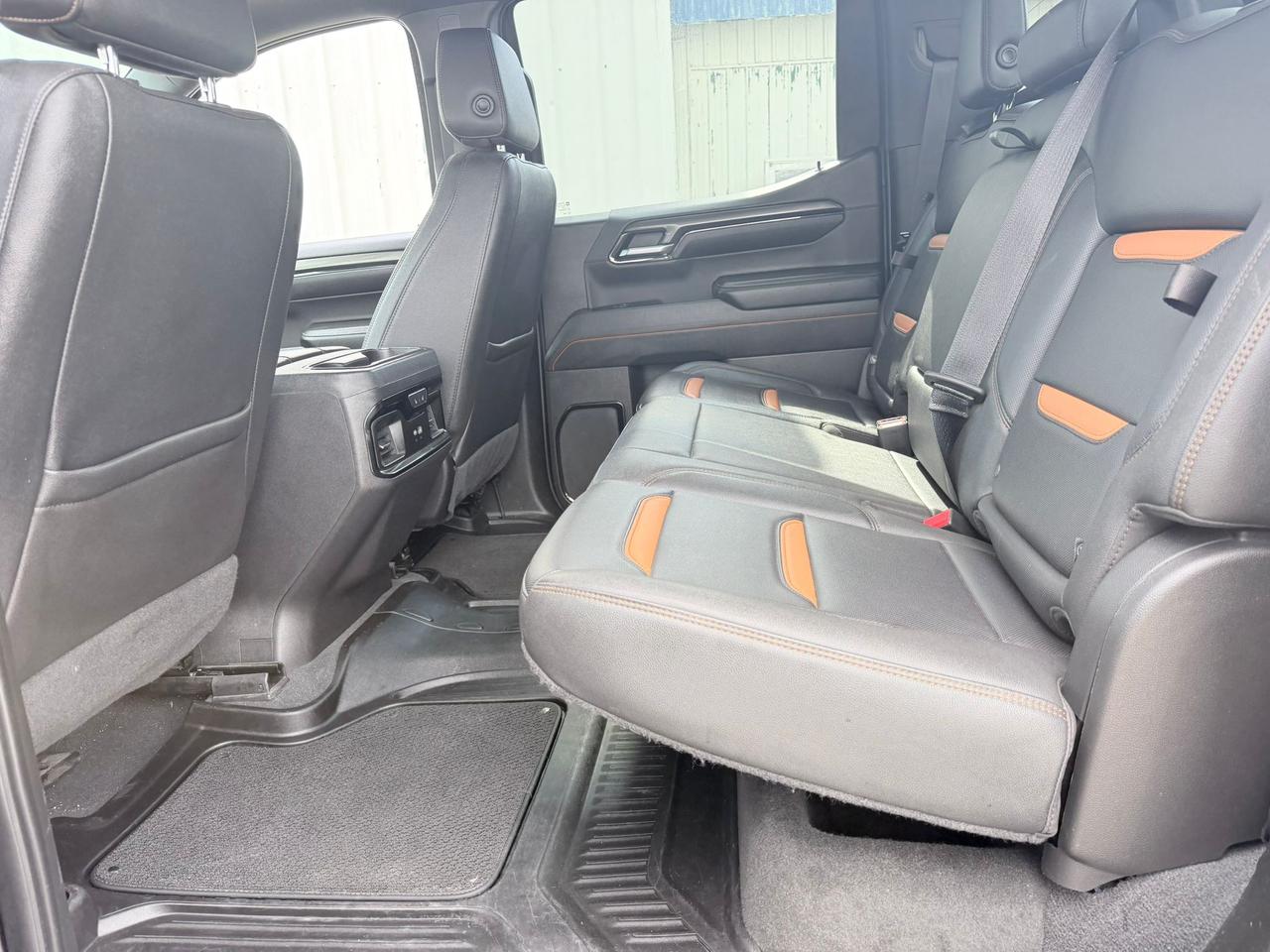 2022 GMC Sierra 1500 AT4 CREW CAB 4WD Photo