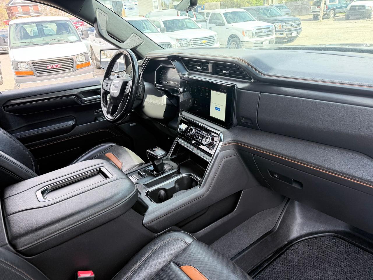 2022 GMC Sierra 1500 AT4 CREW CAB 4WD Photo