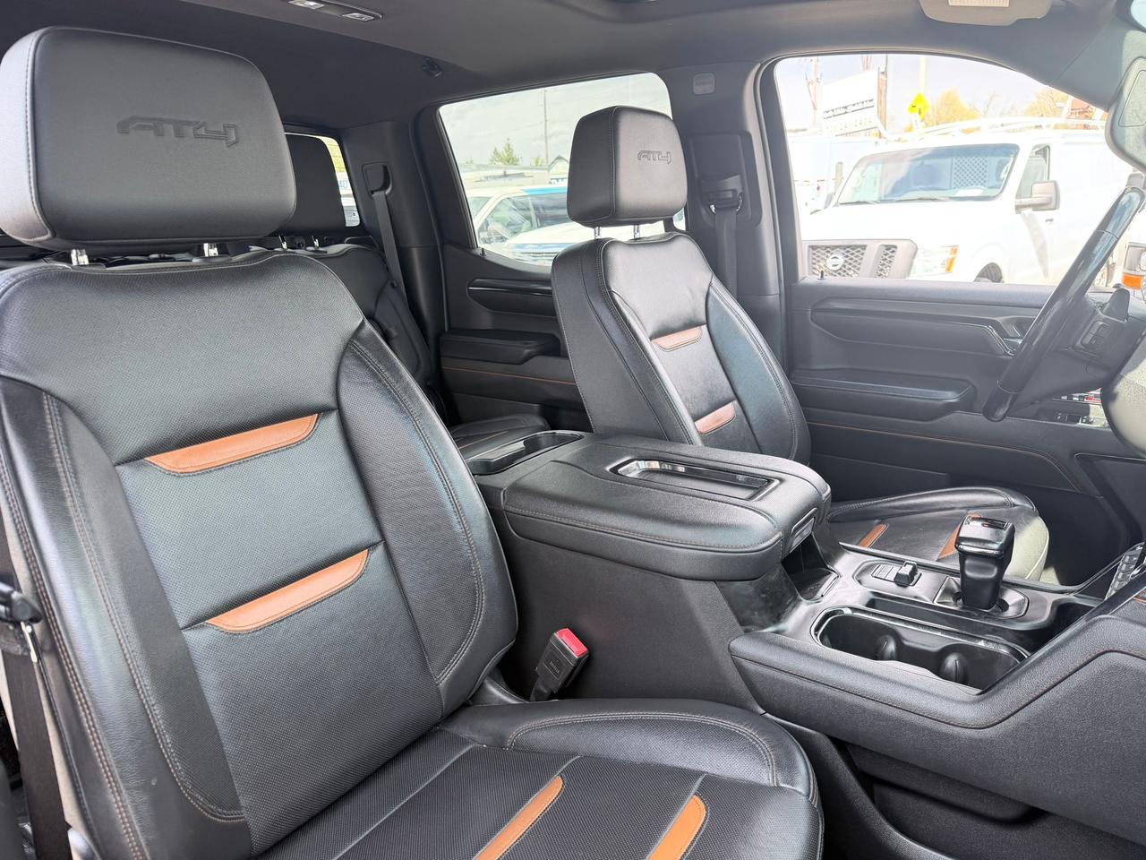 2022 GMC Sierra 1500 AT4 CREW CAB 4WD Photo