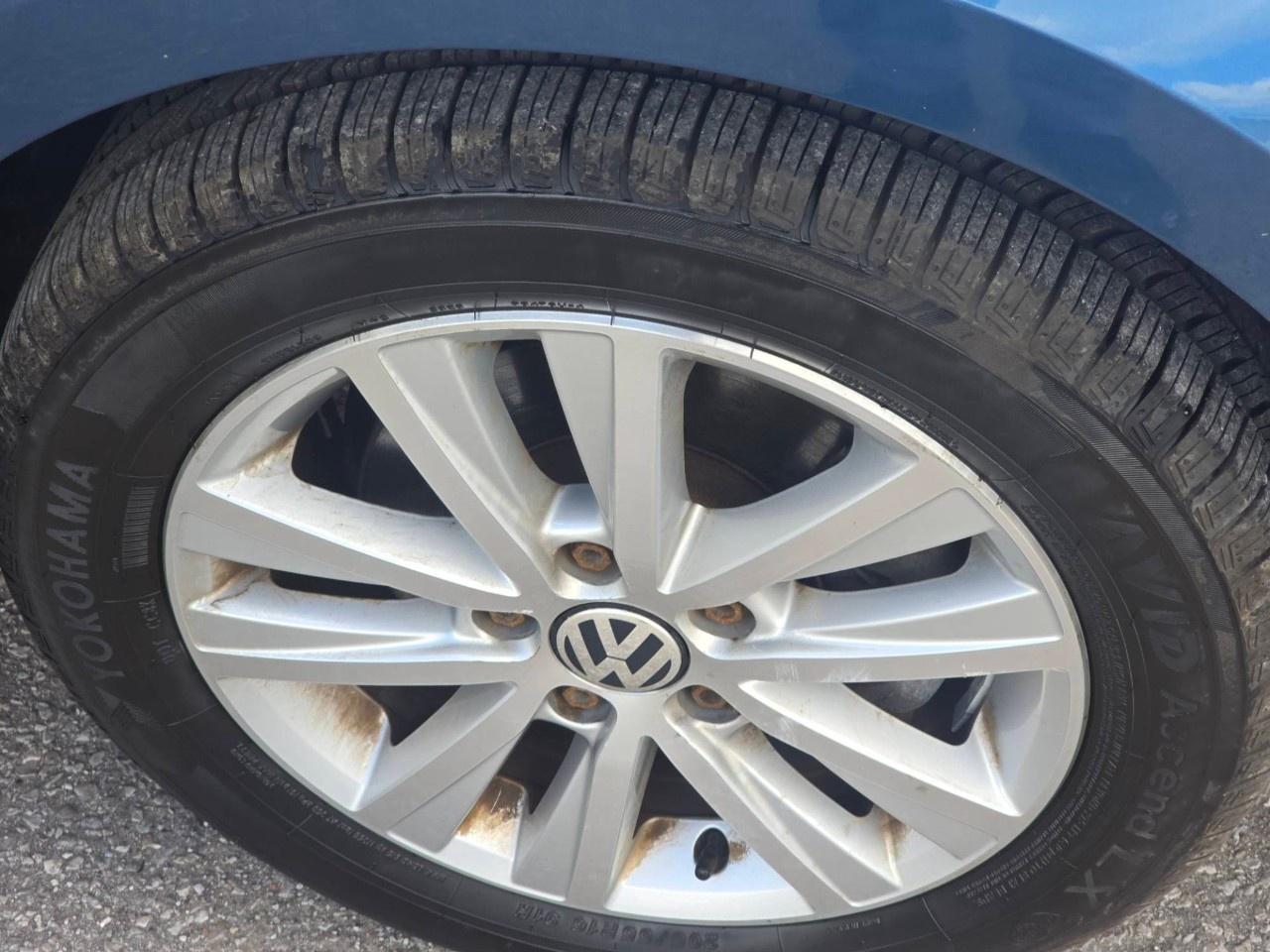 2017 Volkswagen Jetta Sedan 4dr 1.4 TSI Auto Wolfsburg Edition Photo