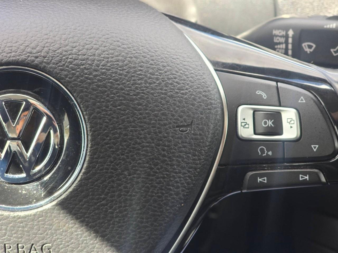 2017 Volkswagen Jetta Sedan 4dr 1.4 TSI Auto Wolfsburg Edition Photo