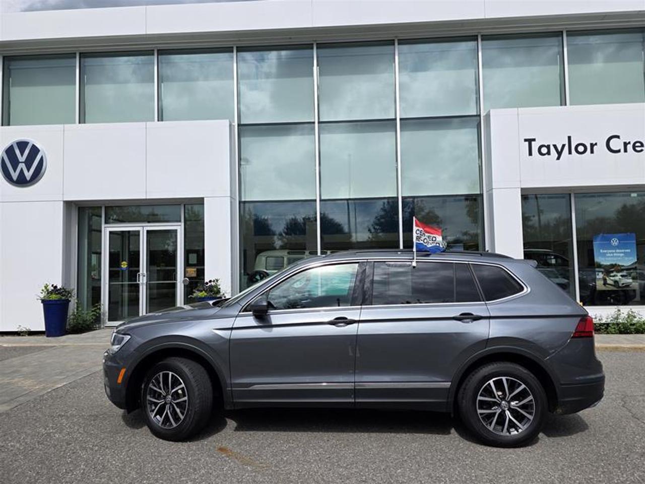 2021 Volkswagen Tiguan Comfortline 2.0T 8sp at w/Tip 4M One-Owner Photo
