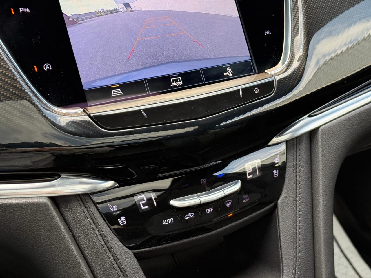 2024 Cadillac XT6 SPORT   AWD   NO ACCIDENT   6-PASSENGER   BOSE SOU Photo