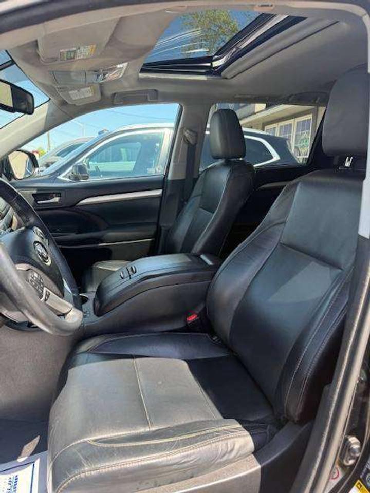 2016 Toyota Highlander XLE Photo
