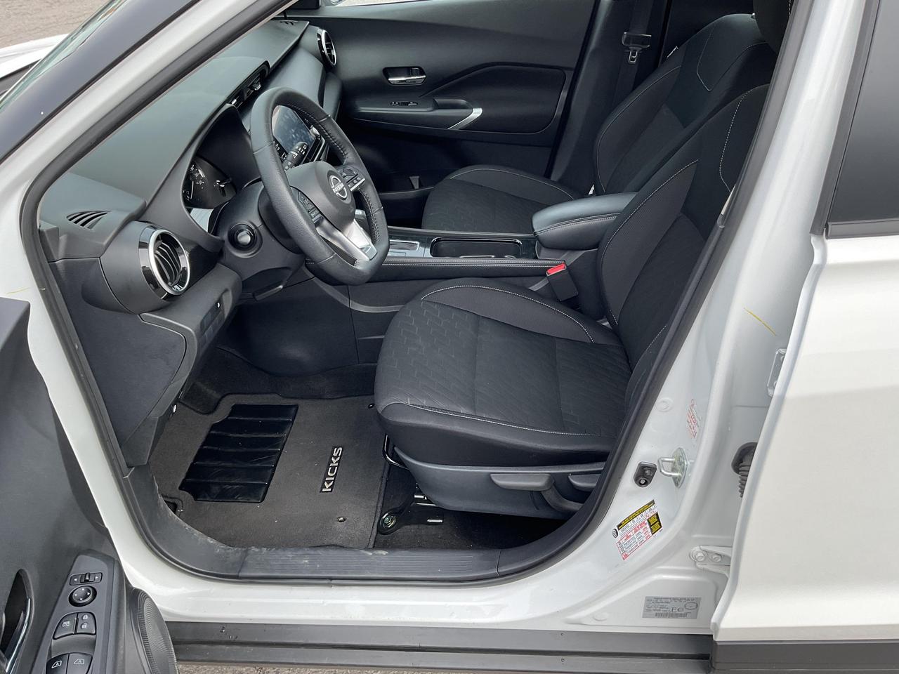 2024 Nissan Kicks SV 4dr Front-Wheel Drive Photo