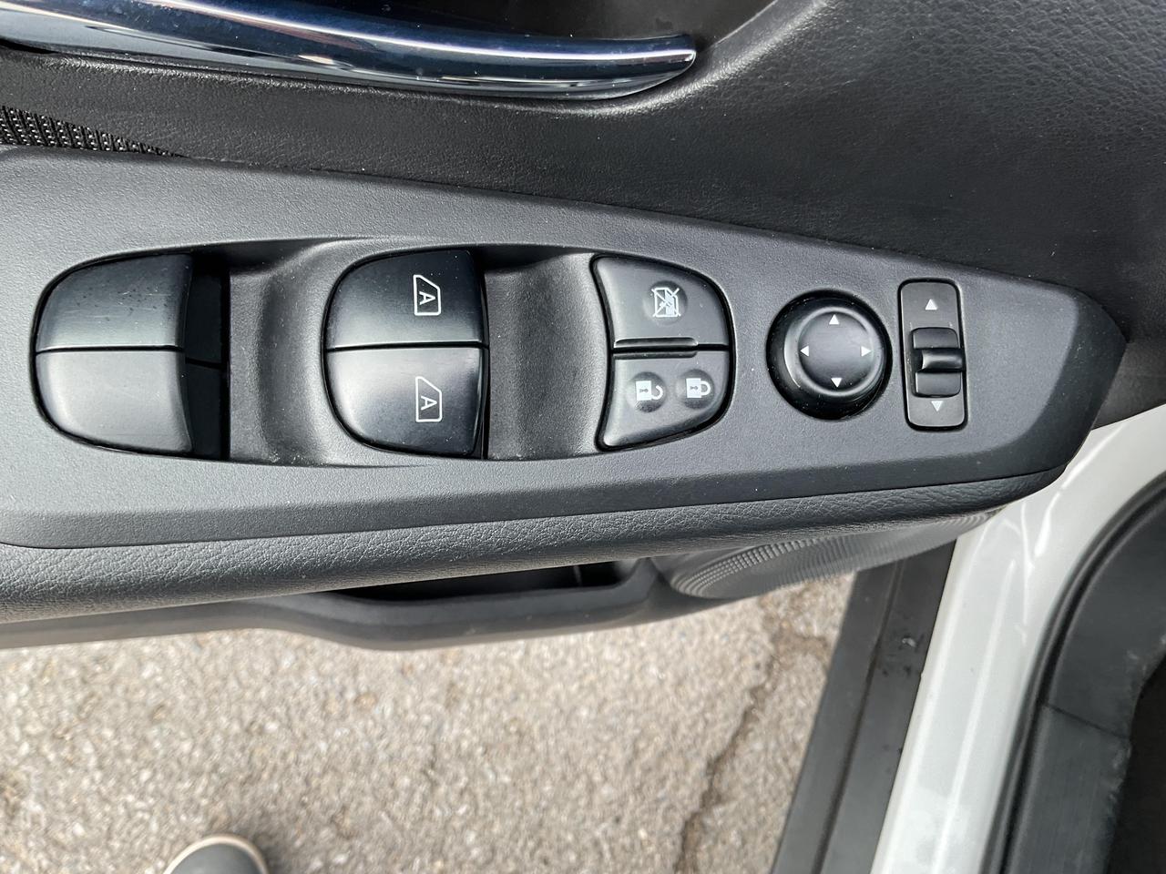 2024 Nissan Kicks SV 4dr Front-Wheel Drive Photo