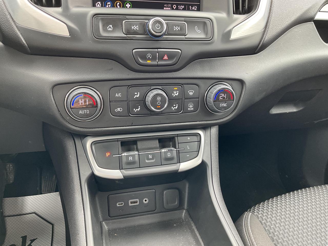 2023 GMC Terrain SLE All-wheel Drive Photo