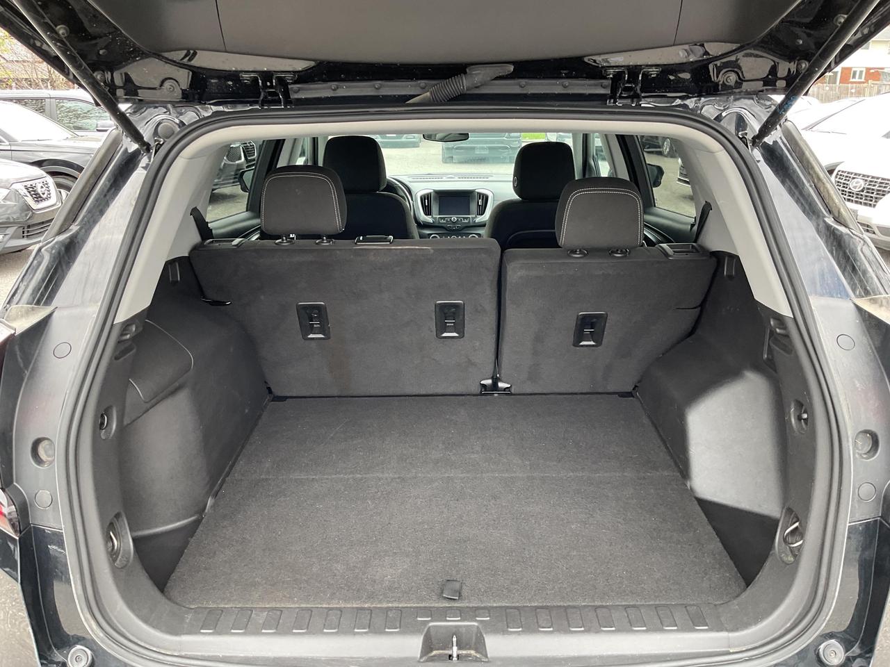 2023 GMC Terrain SLE All-wheel Drive Photo