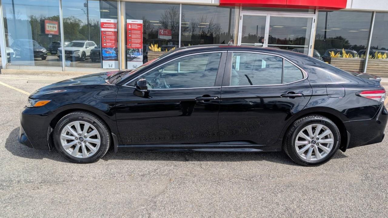 2019 Toyota Camry SE 4dr Sedan Photo