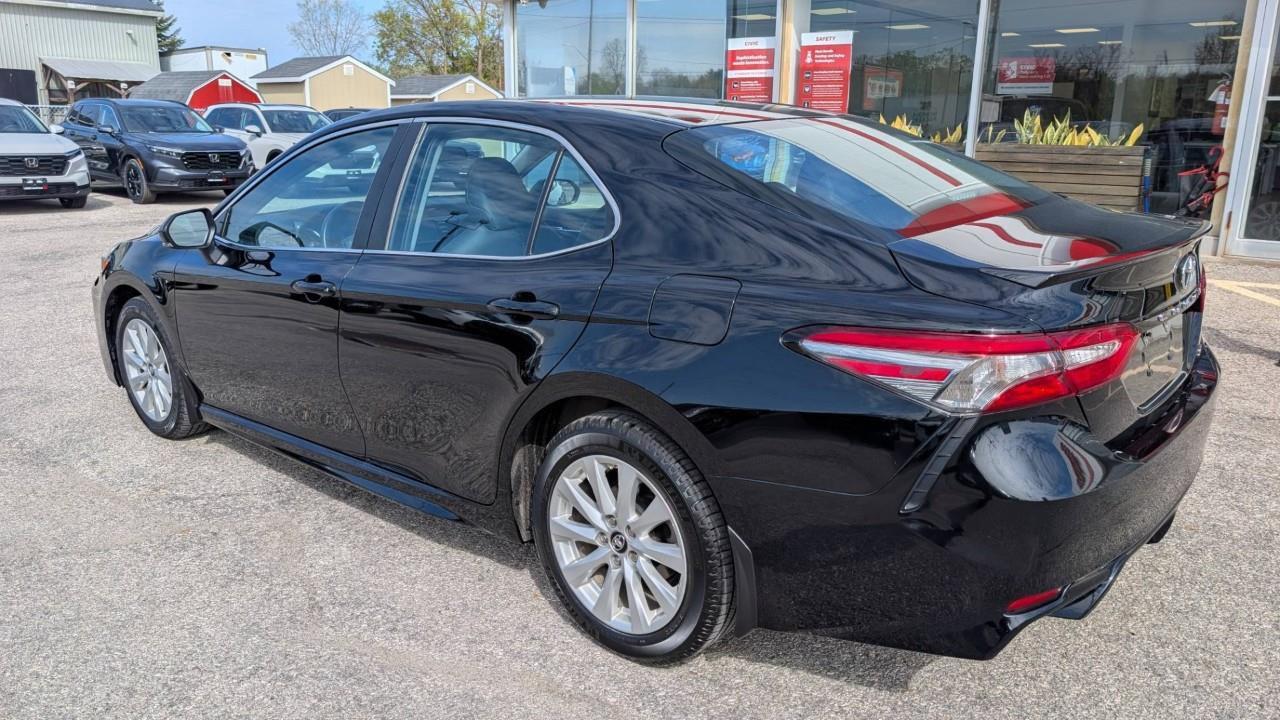 2019 Toyota Camry SE 4dr Sedan Photo